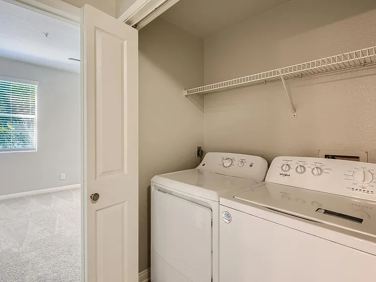 Alicante Apartment Homes — Photo 14