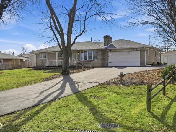 4307 Knoll Top Dr, Indianapolis, IN 46237