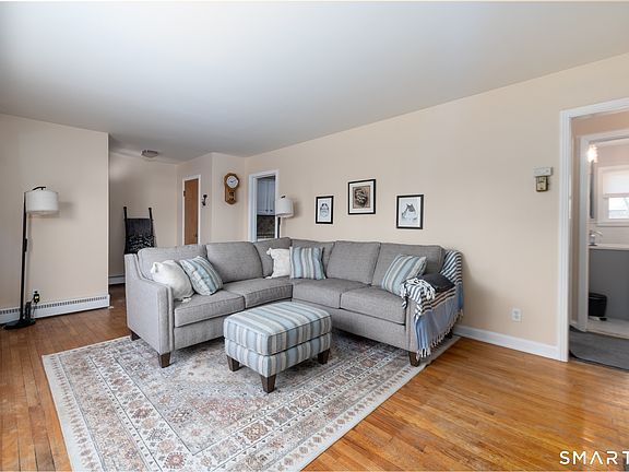 5th image of 7 Brookdale Road