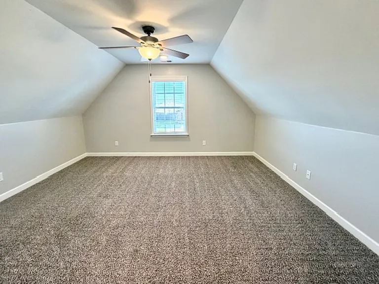 5560 Lakeside Cir W — Photo 12