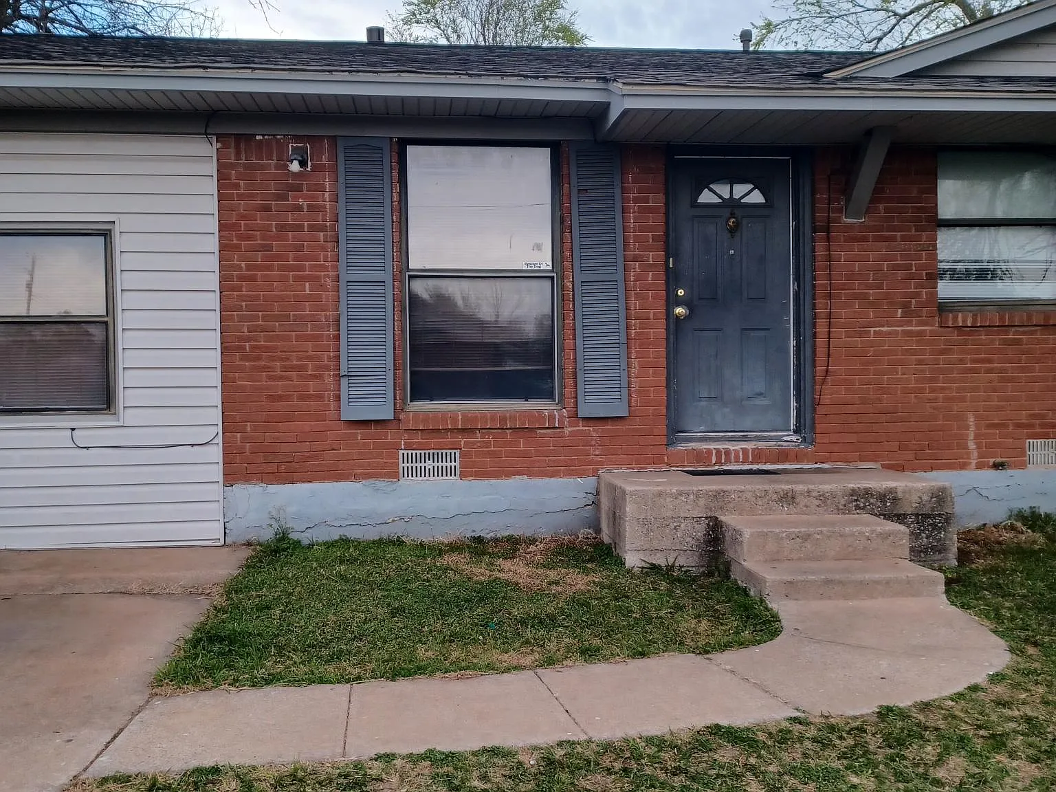 4 bed, 1.5 bath, 1215 sqft, $850 — Photo 1