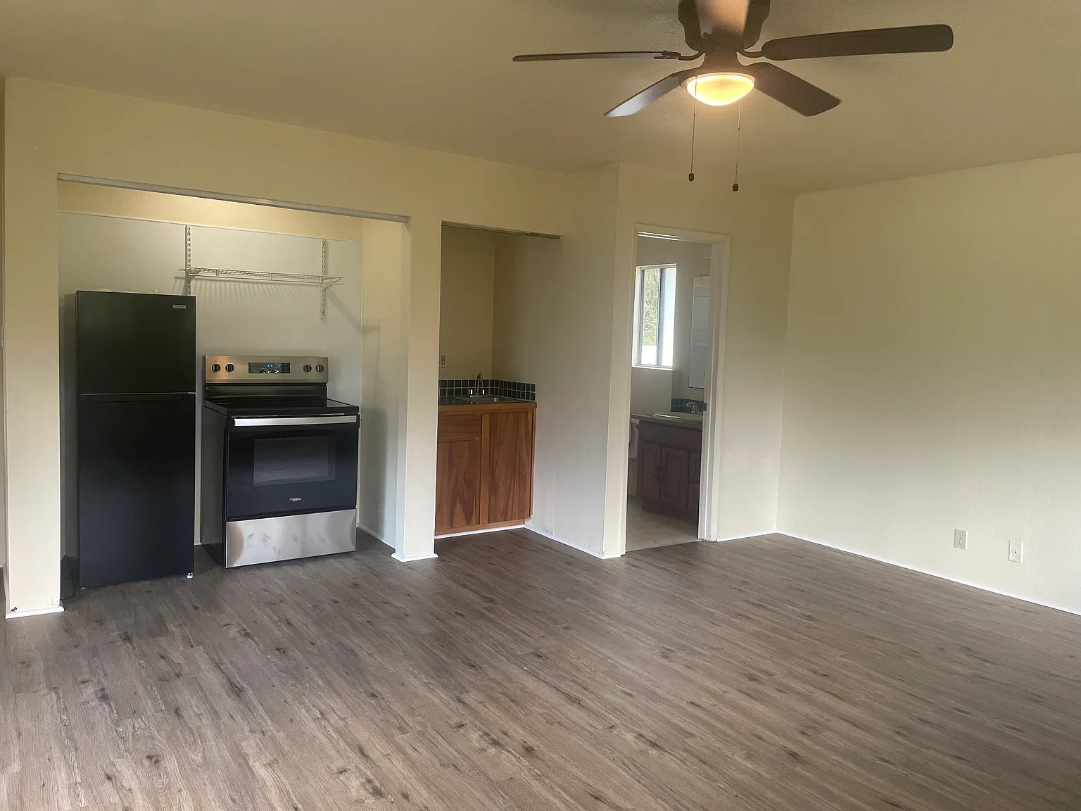 Studio, 400 sqft, $1,200 — Photo 3