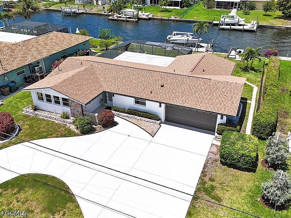1st image of 4520 SE 1st Pl