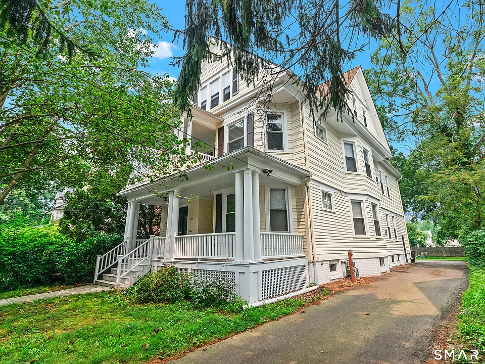 255 W Elm St #3