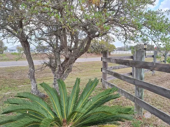 3682 Loop 1781, Rockport, TX 78382