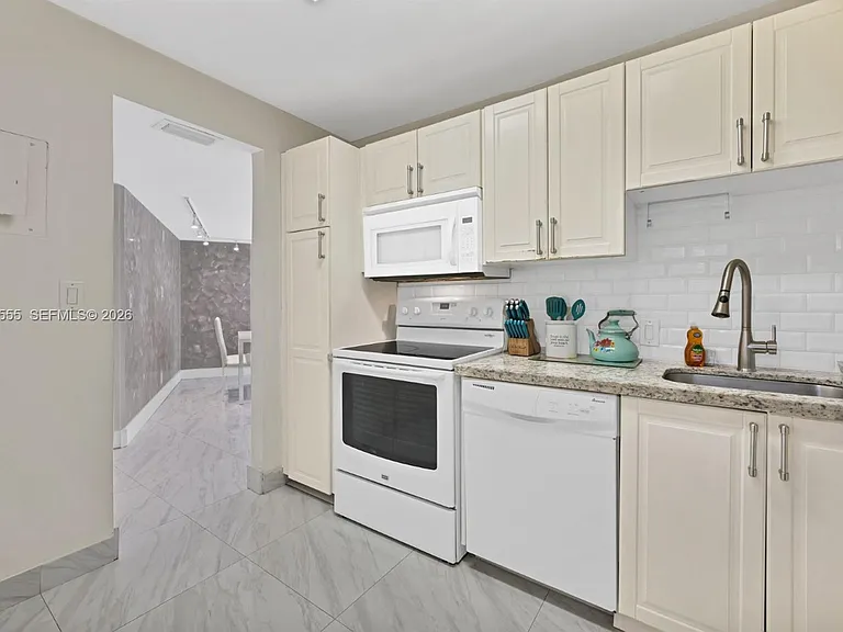 3101 N Country Club Dr #105 — Photo 20