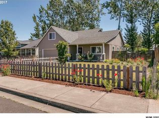 851 Hammer Ct, Harrisburg, OR