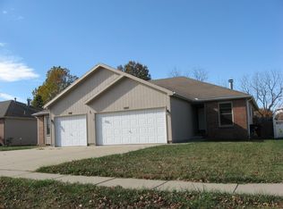 1007 SW Kent Pl, Topeka, KS 66604