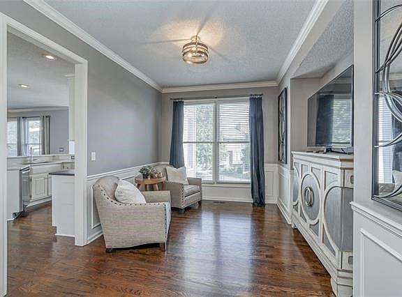 5th image of 14131 Parkhill St