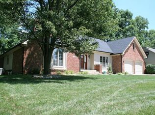 4328 W Hunters Ridge Ln, Greenwood, IN 46143