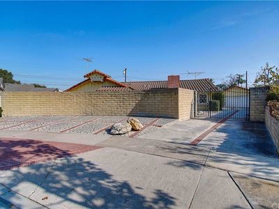 3226 Orlando Rd, Los Alamitos, CA, 90720