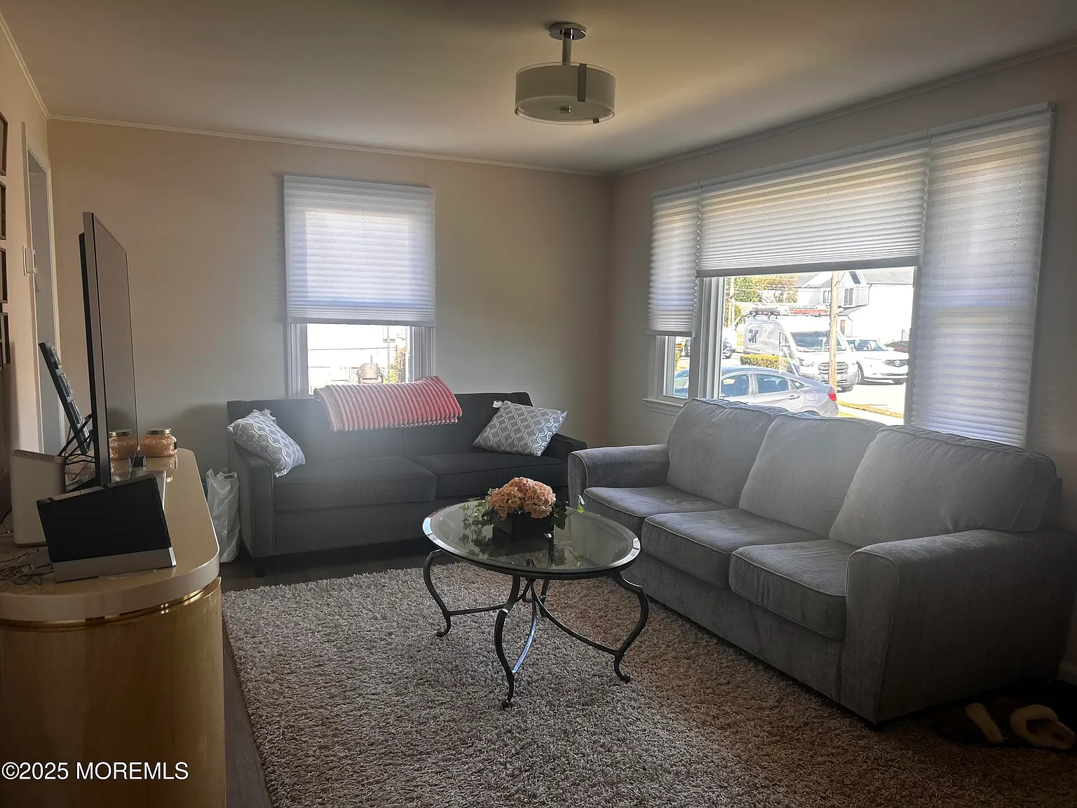4 bed, 1305 sqft, $2,200 — Photo 3