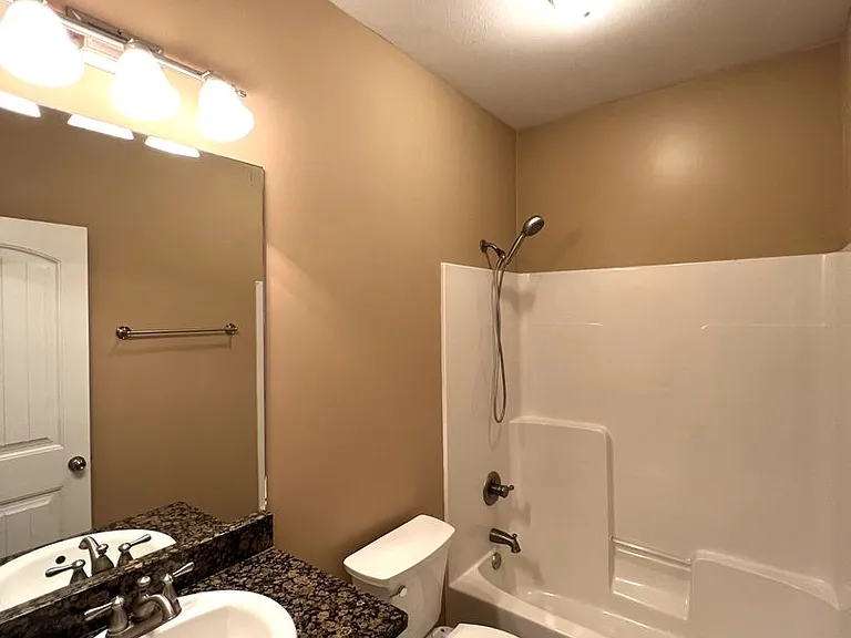 123 W Edgewood Dr — Photo 10