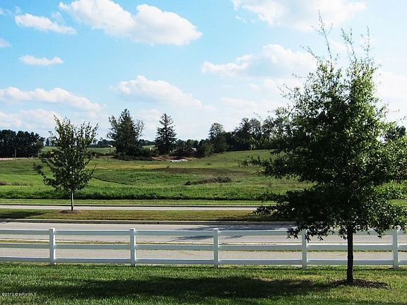 4th image of 205 Patriot Way