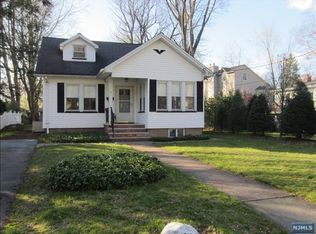 14 5th St, Closter, NJ 07624