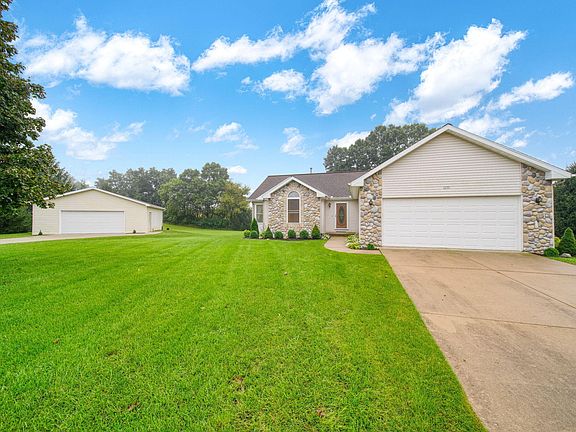2nd image of 1239 Breezy Ln