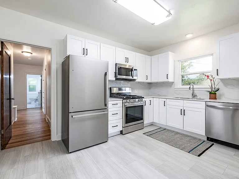 1489 E Michigan Ave — Photo 9