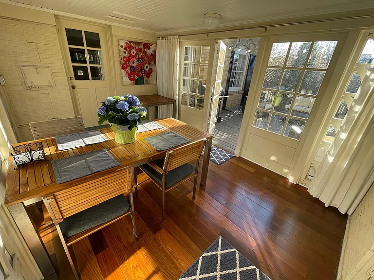 302 N Esther St — Photo 18