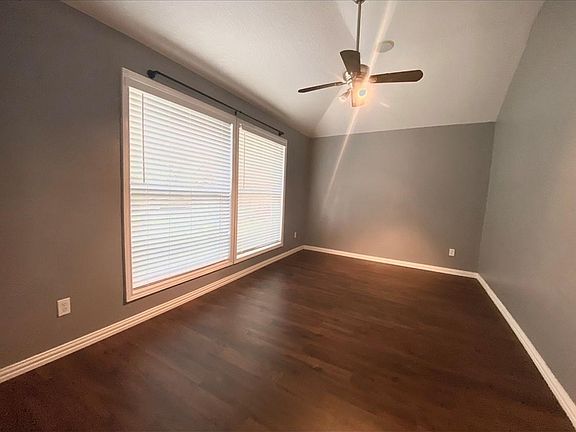 3rd image of 18011 Pelican Way Rd