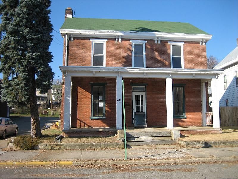 2nd image of 305 N High St