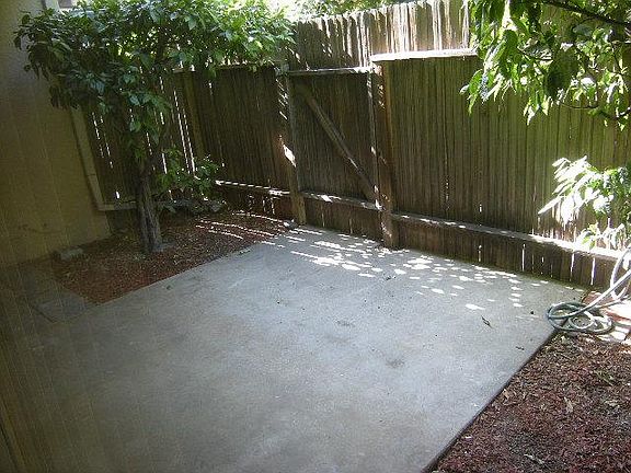 5th image of 151 N Hudson Ave APT 2