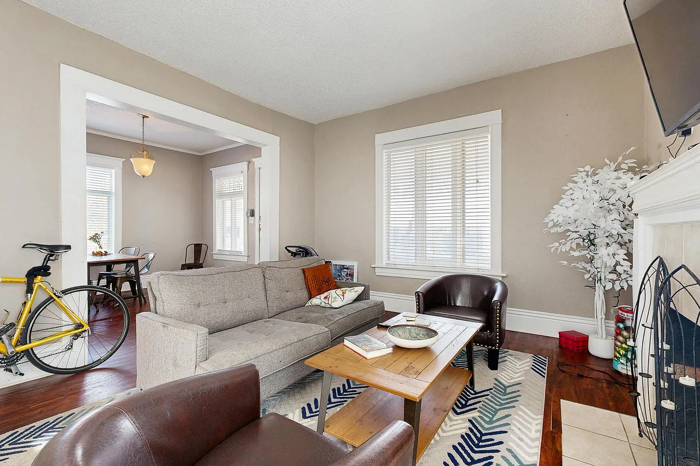 Urban living at its best discover this stunning home in the heart of Kansas City! — Photo 3