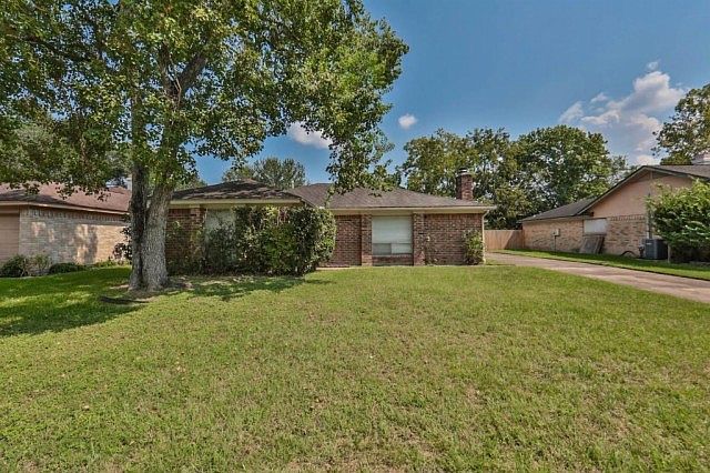 1st image of 2218 Green Garden Ln