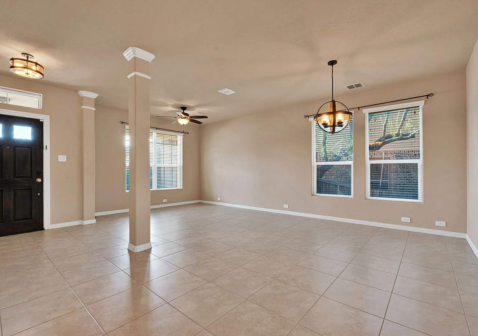 Charming 4-Bedroom Home with Media Room in Alamo Ranch Gated Community, Amenities, and Prime Loca... — Photo 2