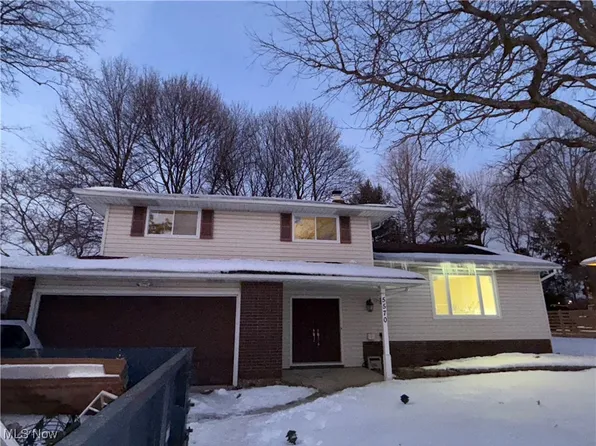 5570 Elm Hill Dr, Solon, OH 44139