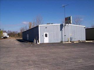 2nd image of 1414 Armstrong Rd
