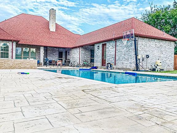 4th image of 2103 Winston Dr