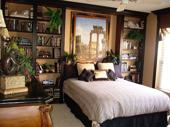 Second bedroom