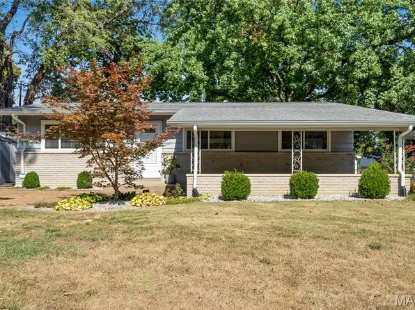 2422 W Adams St, Saint Charles, MO 63301