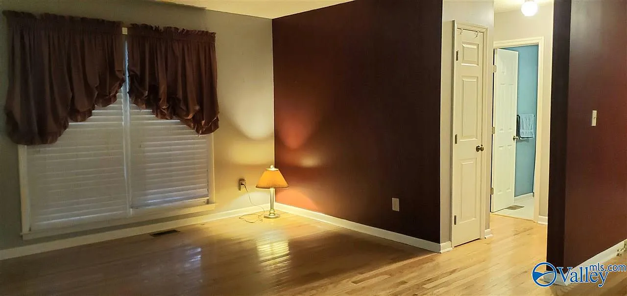 4 bed, 3.0 bath, 2142 sqft, $1,795 — Photo 4
