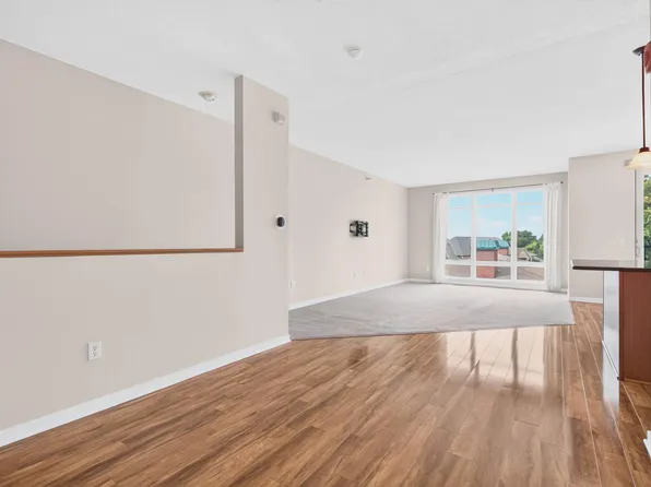 1070 Grandview Ct NE APT 304, Columbia Heights, MN 55421
