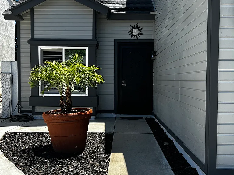 11912 Liverpool Ln — Photo 28