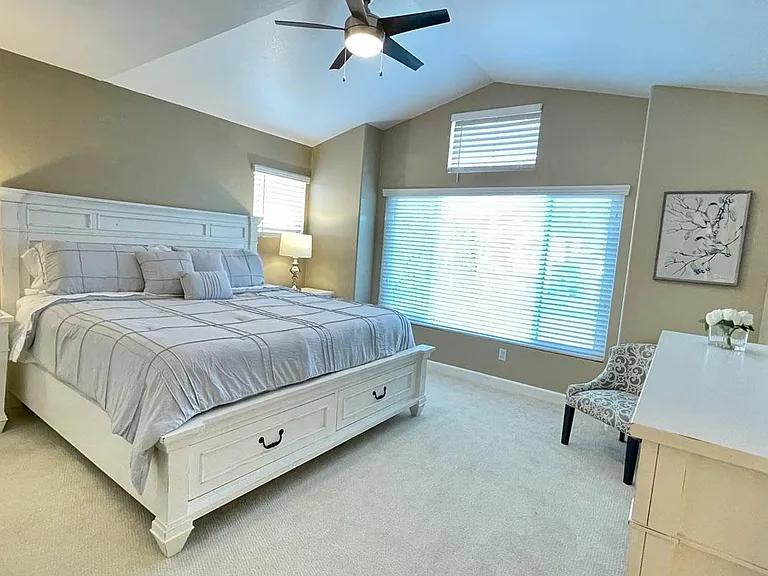 1147 E Amberwood Dr — Photo 30