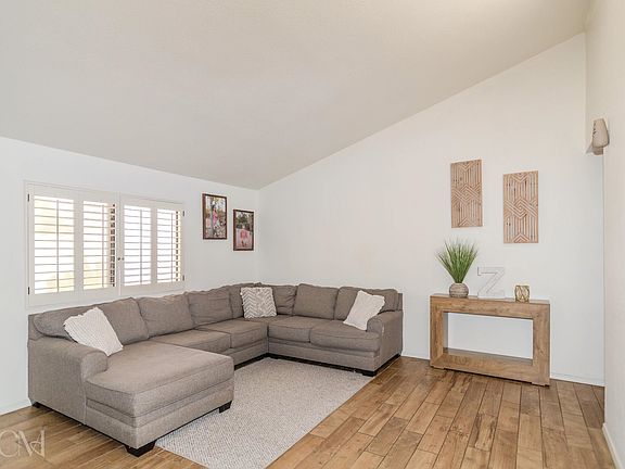 4th image of 743 W 37th St