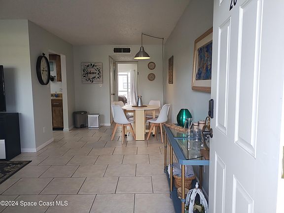 4th image of 200 Saint Lucie Ln APT 204