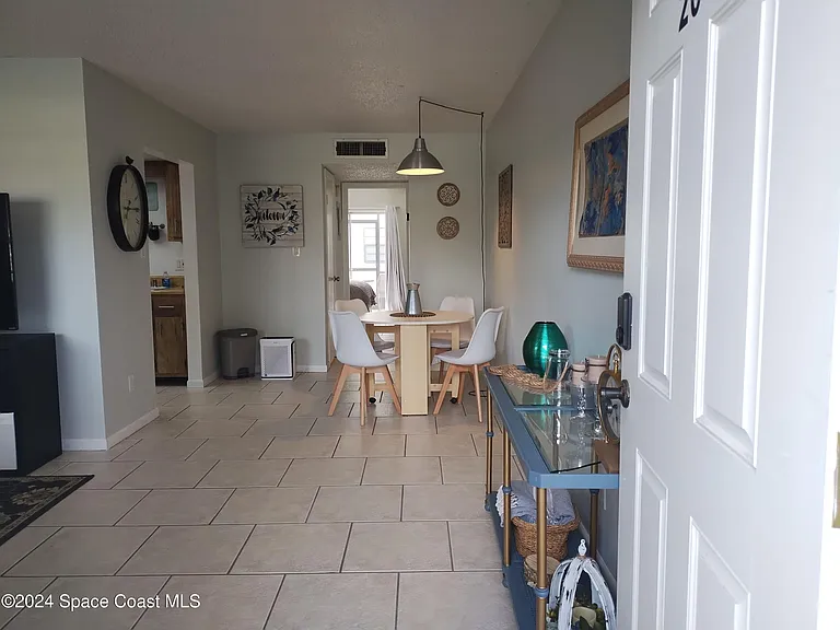 200 Saint Lucie Ln #204 — Photo 4