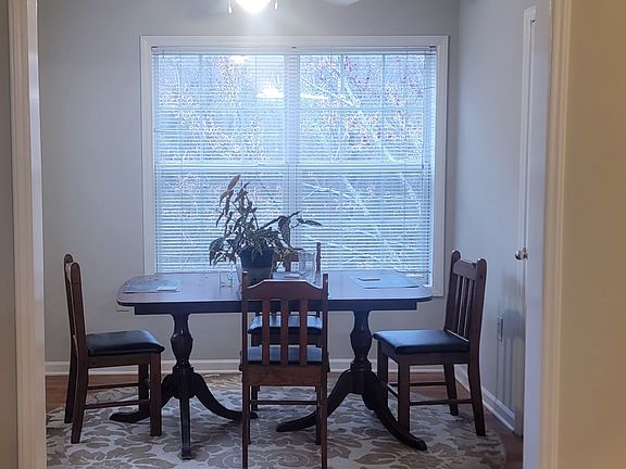 Kitchen Table/ Study Area