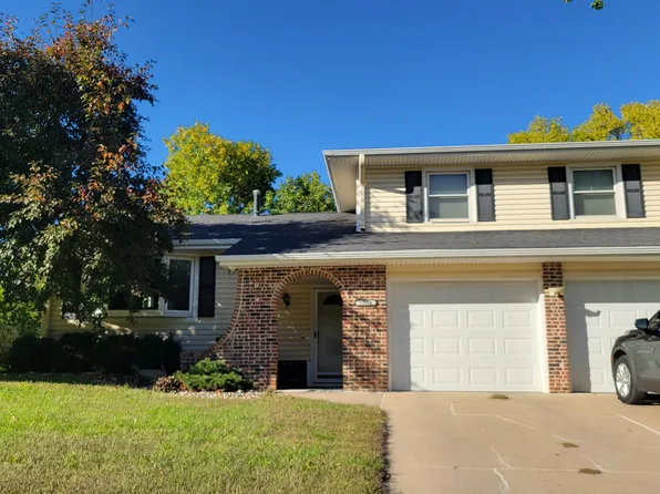15216 Y St, Omaha, NE 68137
