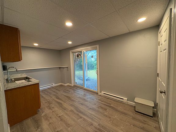3rd image of 30 A Mount Ave #Basement