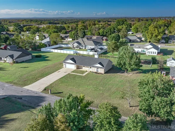 503 Janet Ln, Pocola, OK 74902