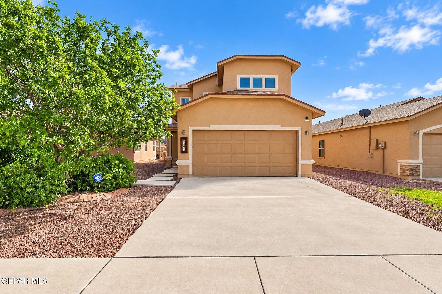 3 bed, 2.5 bath, 1475 sqft, $1,750 — Photo 1