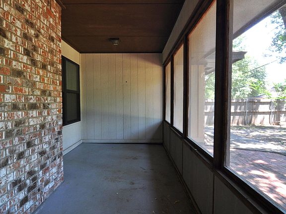 5th image of 3914 Double Oak Ln