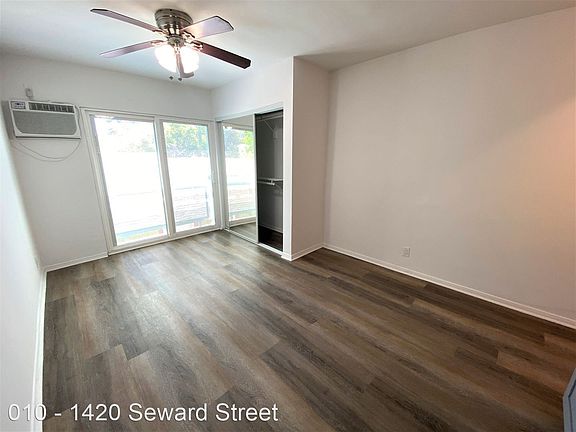 3rd image of 1420 Seward St APT 7