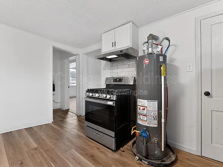 44 Holbert Ave — Photo 18