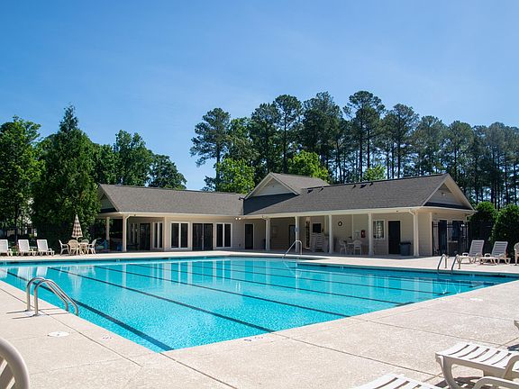 3rd image of 3527 Sugar Tree Pl