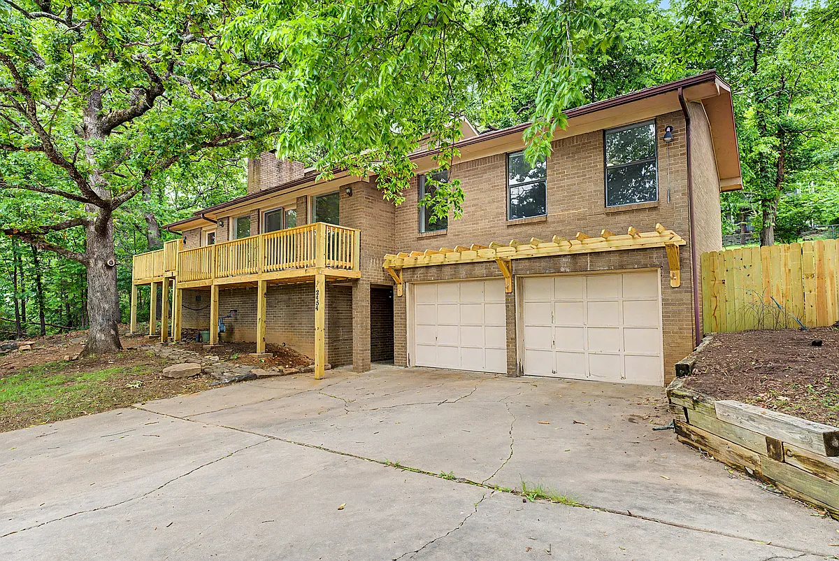 Building Photo - 2454 N Karyn Ave